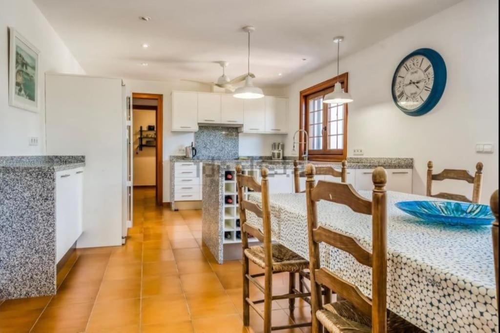 La Calma Espectacular Villa Con Jardin Y Piscina En Menorca 奥尔加 外观 照片